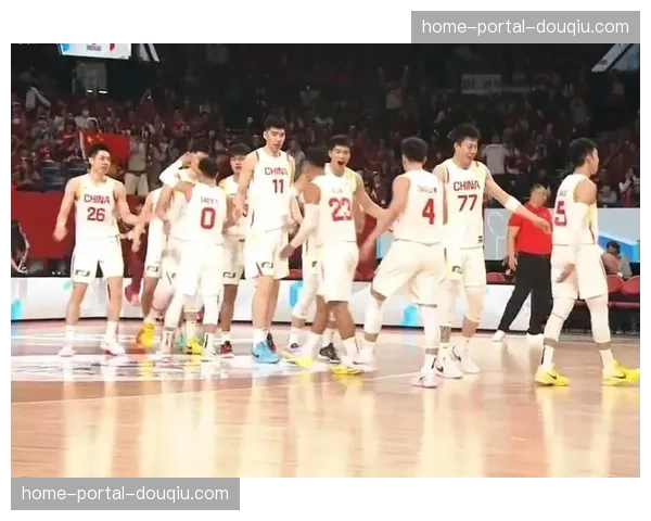 中国男篮半场落后14分上演惊天逆转，87-80客场击败日本重夺出线主动权