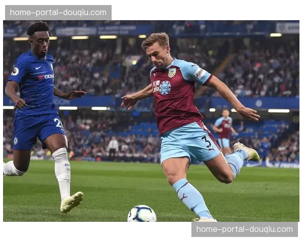 伯恩利队长专访：谈英冠与英超比赛强度的差异，以及适应高位压迫的挑战。