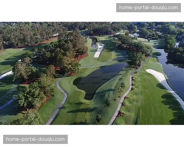 TPC锯齿草第17洞果岭完成年度维护，迎接球员锦标赛