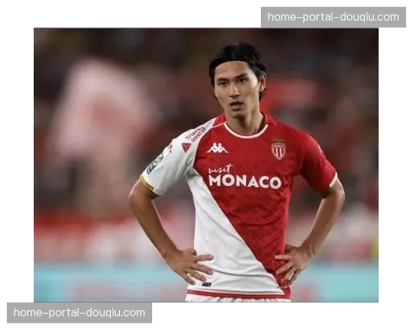 南野拓实现身摩纳哥主场，重伤四个月后首次公开露面